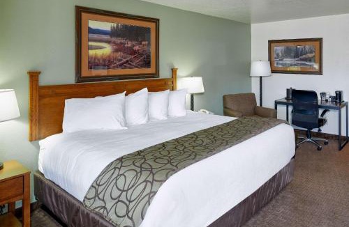 Gardiner Hotel | Ridgeline Hotel at Yellowstone, an Ascend Collection Hotel
