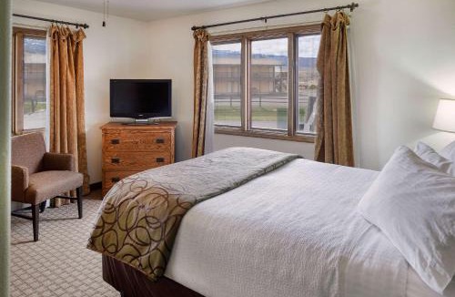 Gardiner Hotel | Ridgeline Hotel at Yellowstone, an Ascend Collection Hotel