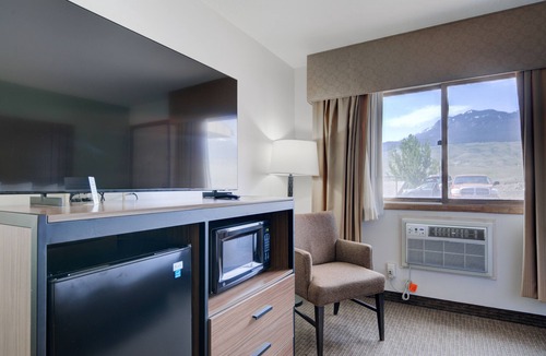 Gardiner Hotel | Ridgeline Hotel at Yellowstone, an Ascend Collection Hotel