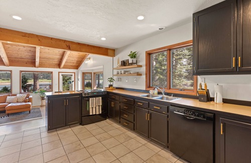 Newport Cabin | River Cabin-Pristine PNW Summer-Ski Cabin-Fall Magic