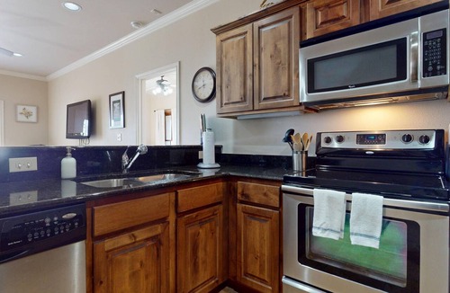 Gruene Condo | River City Resorts: VG 103: Condo Overlooking the Guadalupe, Free Tubes!