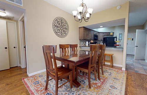 New Braunfels Condo | River City Resorts: INV 115: Free Tubes, On Comal, Walk to Schlitterbahn
