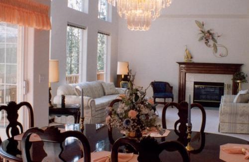 Post Falls Bed & Breakfast | River Cove Elegant Waterfront Bed & Breakfast