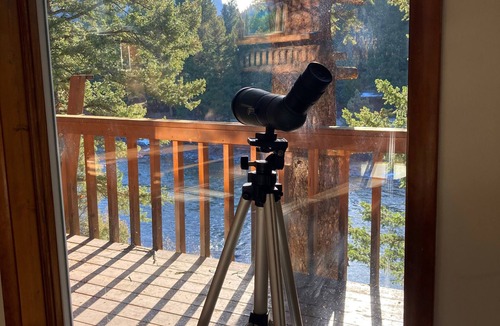 Gallatin Gateway Cabin | River Front Cabin- Family, Fishing & Outdoor Haven- Near Big Sky Ski Resort