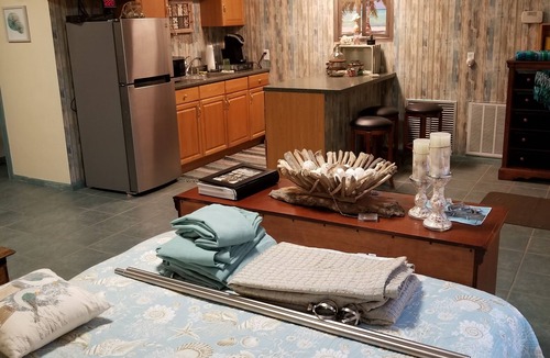 Hagerman Cabin | RIVER FRONT CABIN IN HAGERMAN PARADISE. USE KAYAKS TO ENJOY.