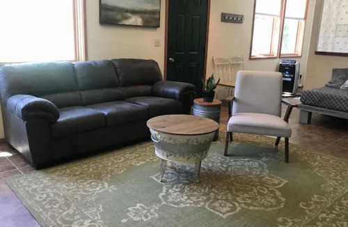 Hulett Apartment | River front property close to the Devils Tower!