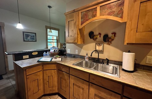 Bozeman House | River Ranch Guest House right next to the East Gallatin River