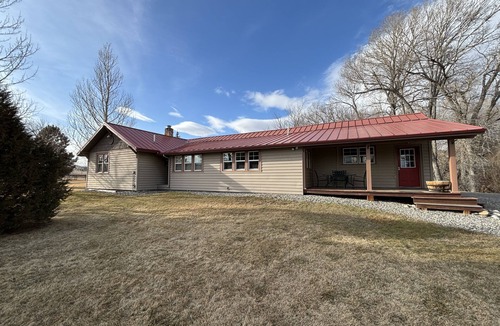 Sweet Grass County House | River Ranch House w/Horse Accommodations and access to The Yellowstone River