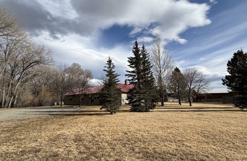 Sweet Grass County House | River Ranch House w/Horse Accommodations and access to The Yellowstone River