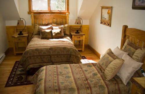 Cascade Bed & Breakfast | River's Bend Lodge