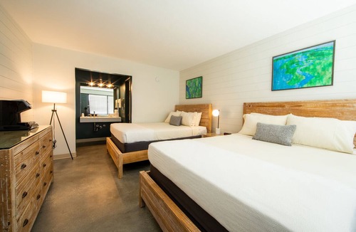 Stonehouse Hotel | River's Rest Marina & Resort