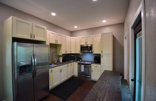 Iowa Falls House | River View #1 - Charming 2-bedroom house with AC, WiFi in serene Iowa Falls