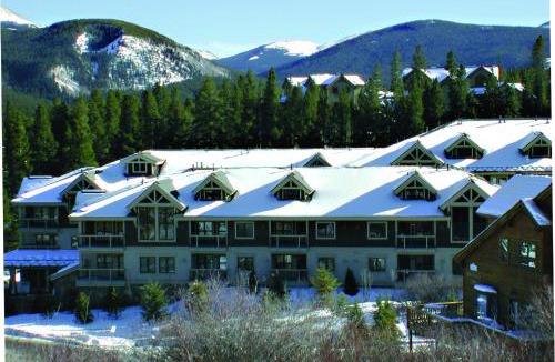Four O'Clock Apartment | Riverbend Lodge #001