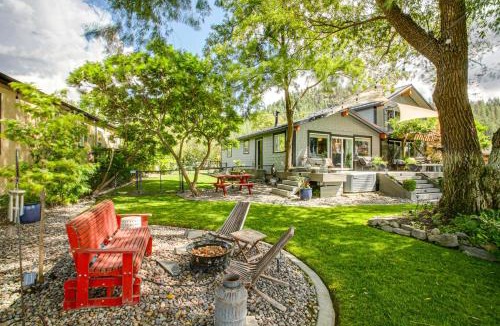 Tumtum House | Riverfront Duplex Dock and Views in Nine Mile Falls