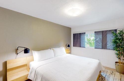 Northwood House | Riverfront Escape