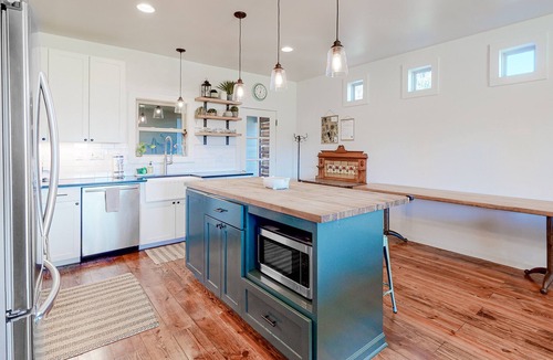 Wimberley House | Riverfront family home with large yard, gas grill & outdoor dining area