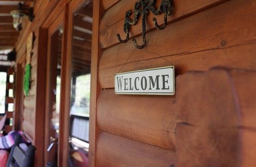 Draper Cabin | Riverfront Log Cabin/Pet Friendly/Family Fun! 3BS8