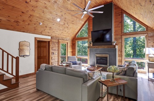 Mount Airy Cabin | Riverfront Log Cabin: Pool, Hot Tub, Disc Golf, Fire Pit, Adventure Tower