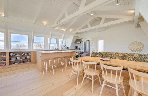 Whitehall House | Riverfront Montana Retreat - Deck, Fire Pit and Pond