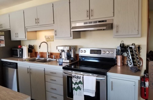 Livingston House | Riverfront property with the best views in Paradise valley!
