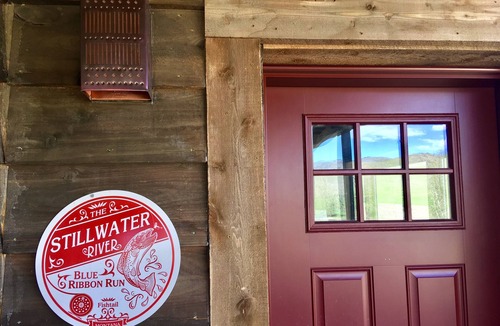 Fishtail Apartment | ‘RIVERFRONT’ -Sights & sounds of this Blue Ribbon Trout fishery are stunning!