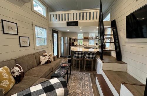 Mentone House | Riverfront - Trails - Downtown and State Park