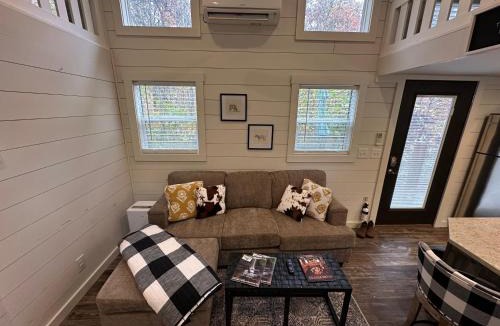 Mentone House | Riverfront - Trails - Downtown and State Park