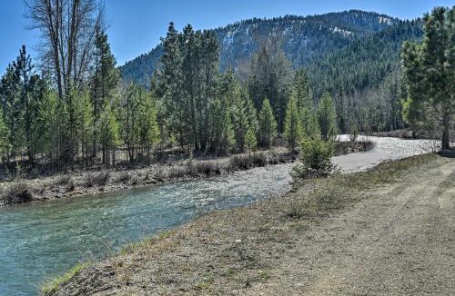 Darby House | Riverside Cabin in Bitterroot National Forest!