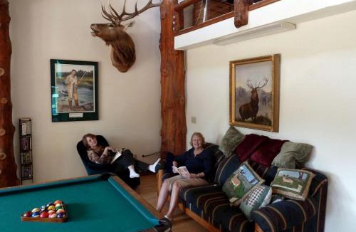 Cascade House | Riverside Cabin with Rare Claw-Foot Bathtub, Montana