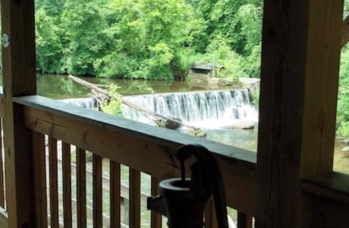 Helen Condo | Riverside Relaxation located steps from downtown & overlooking the Chattahoochie