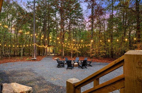 Broken Bow Cabin | Riverstone Estate | Luxe Creekside Group Getaway