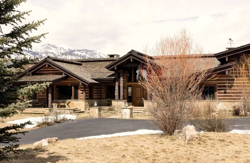 Wilson House | RMR: Lazy Bear Lodge in Wilson, WY