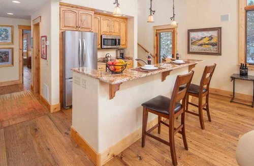 Moose Wilson Road House | RMR: Moose Pines in The Aspens/Wilson,WY