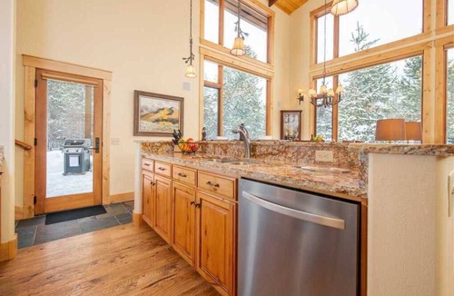 Moose Wilson Road House | RMR: Moose Pines in The Aspens/Wilson,WY