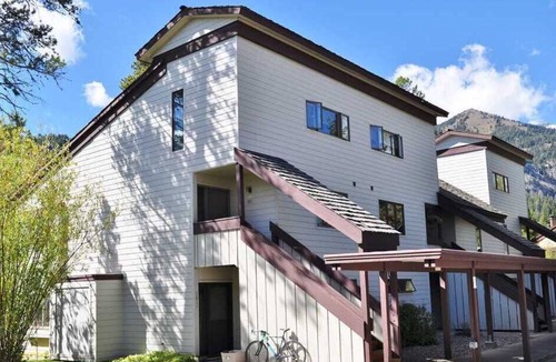 Moose Wilson Road Condo | RMR: Sarvisberry 3022 Condo in The Aspens