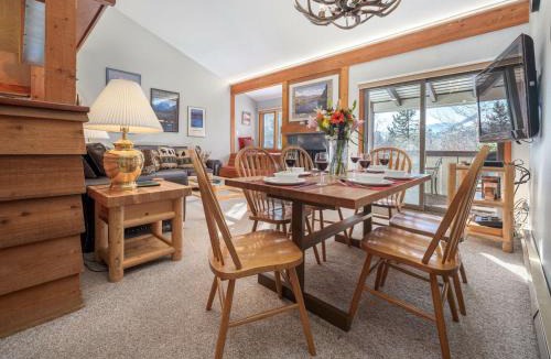 Moose Wilson Road Apartment | RMR: Sarvisberry 3022 Condo in The Aspens