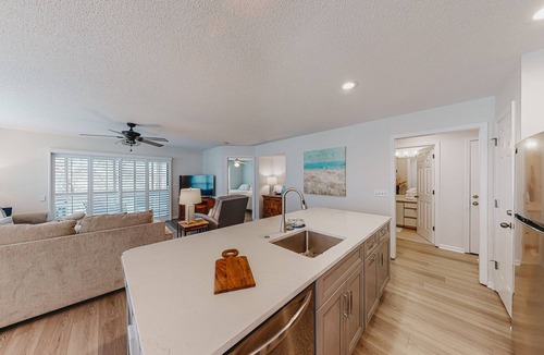 Sea Trail Condo | Robin's Nest: Private balcony, on-site pools, golf