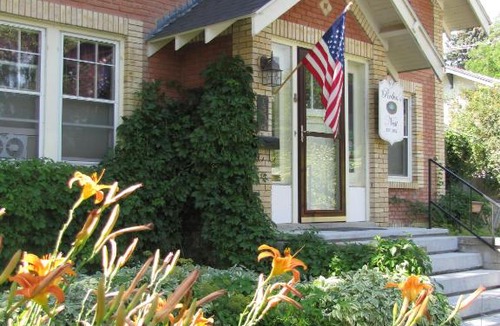 Cody Bed & Breakfast | Robins Nest Bed & Breakfast