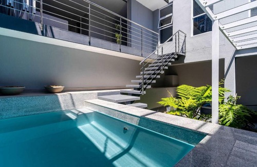 Houghton House | Rocha - Chic Villa 150m to Beach Pool Roof Deck