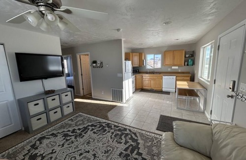 Lapoint Apartment | Rockview - Cozy 2-bedroom apartment with field views in lovely Vernal
