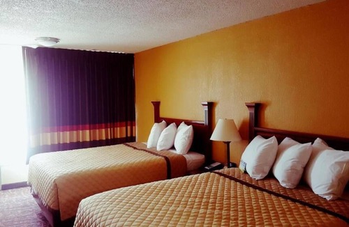 Concord Hotel | Rodeway Inn Concord - Kannapolis
