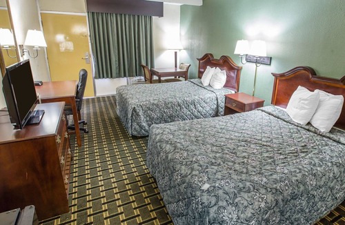 Laurens Hotel | Rodeway Inn Laurens