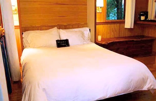 Jeddo Cabin | Romantic and Unique Tree House Rental on a Private Ranch in Central Texas