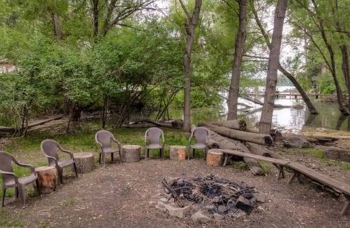 Hayden Lake Cabin | Romantic Lake Front