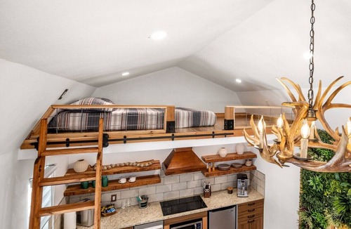 Wimberley Cabin | Romantic Luxury Retreat-hot/cold pool & sauna