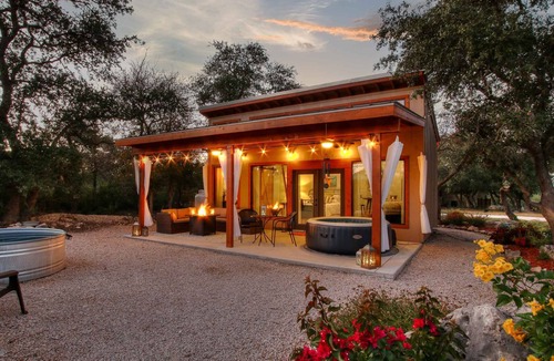 Hondo Cabin | Romantic Tiny Home With Loft