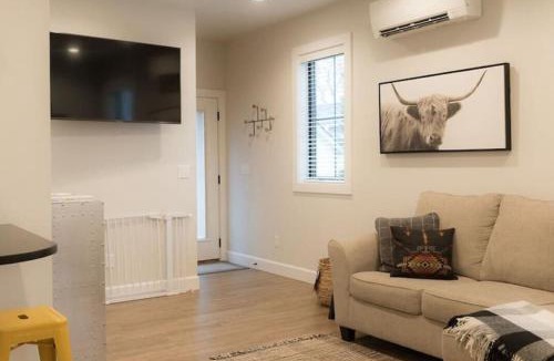 Heart of Missoula House | Rooftop Guest House with Hot Tub
