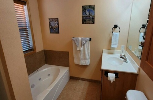 Wolf Creek Cabin | Room 3 at Wolf Creek Lodge, Montana