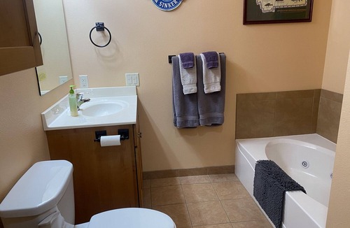 Wolf Creek Cabin | Room 4 @ Montana's Wolf Creek Lodge