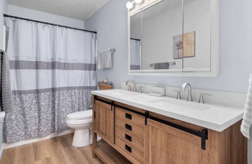 Coralville House | Roomy Hangout-4 bedroom home close to everything